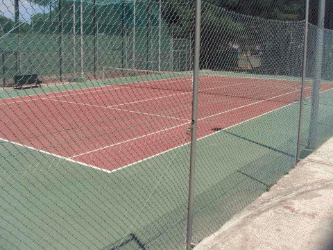 Pista de tenis de los apartamentos BERMAR PARK de Gav&agrave; Mar